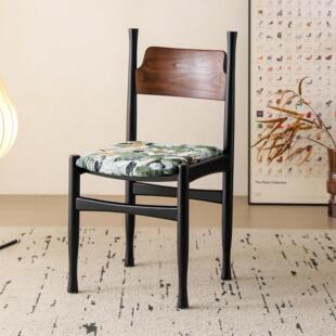 法式复古实木餐椅软包靠背冲冠椅北欧中古椅子家用2026新款餐桌椅
