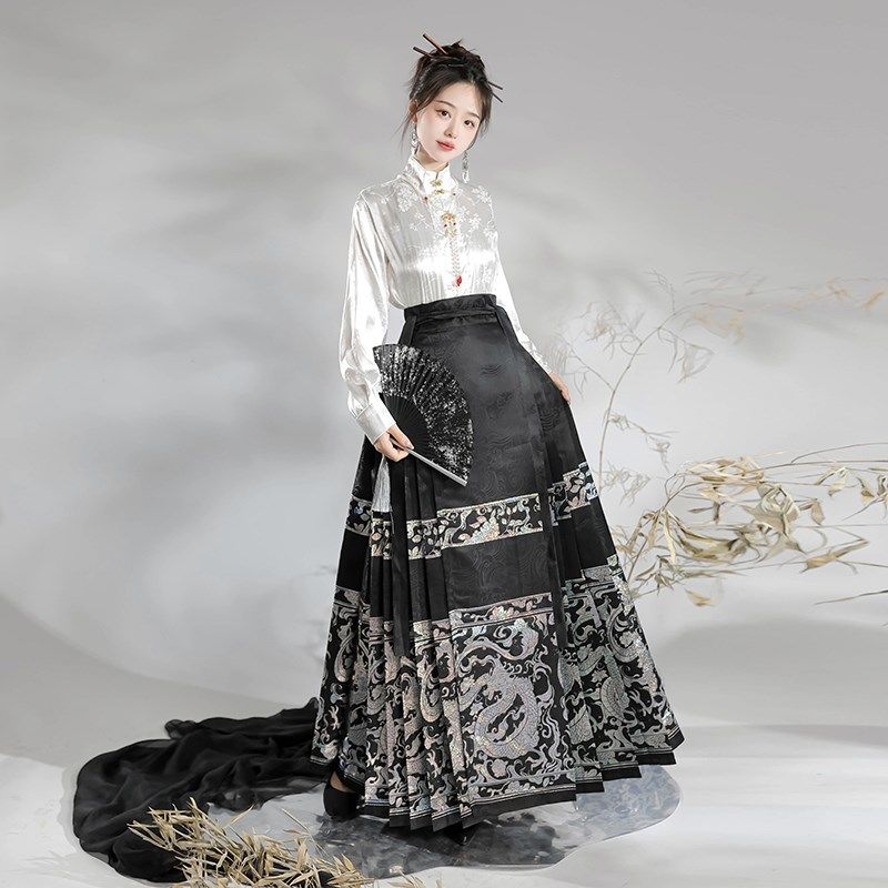 春夏织金螺钿马面裙套装2025新款国风半身裙女成人明制新中式汉服