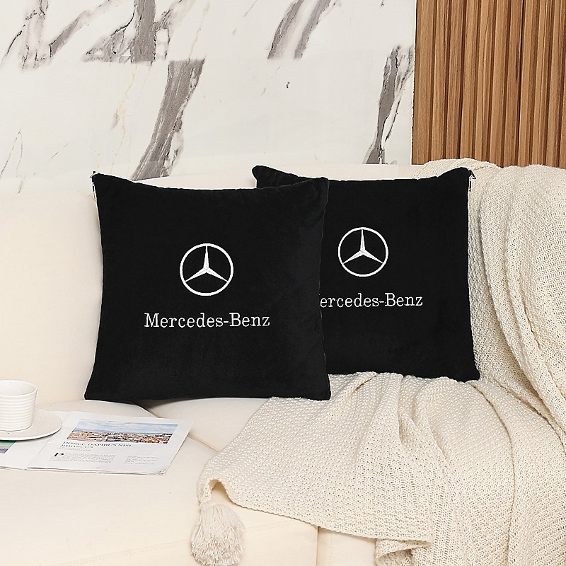 奔驰抱枕被车载两用舒适腰靠长途自驾旅行多功能毛毯睡觉空调盖被