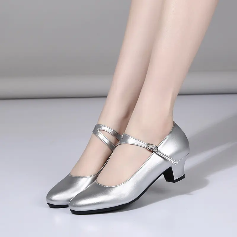 舞蹈鞋女软底中跟成人跳舞鞋广场舞鞋子表演银色四季演出单鞋2025