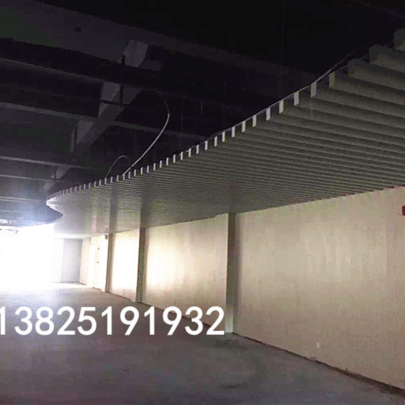 桂阳全民健身中心铝方通吊顶白色冲孔铝单板墙面蓝色铝板幕墙装饰