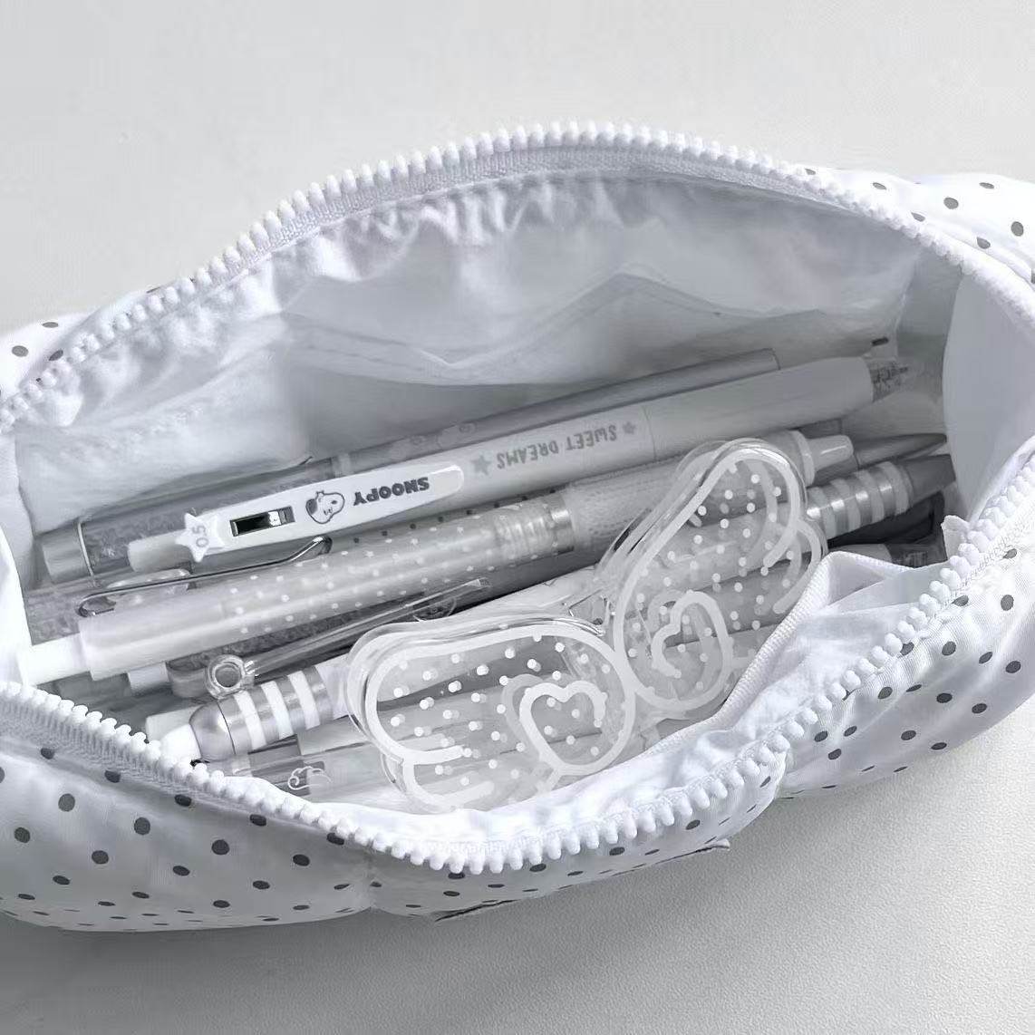 原创白色波点手提笔袋ins高颜值大容量学生文具手提铅笔收纳袋,文具电教/文化用品/商务用品,笔袋,淘宝优惠券,粉丝福利购,淘宝优惠卷