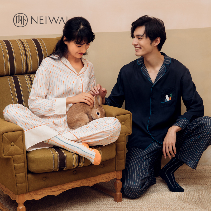 内外 联名比得兔印花睡衣男女情侣简约舒适NEIWAI231ML3001