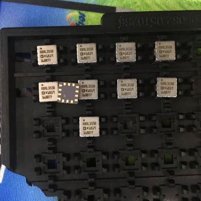 ADIADXL3553轴加速度计低噪