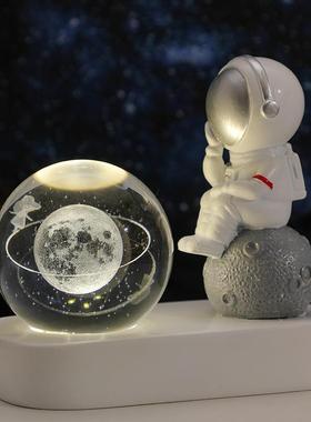 直销新款新款创意宇航员USB发光水晶球摆件小夜灯树脂工艺品生日