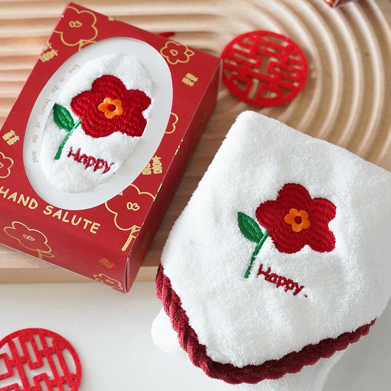 直销新款小红花刺绣面巾珊瑚绒婚礼礼盒伴手礼毛巾礼品擦手巾回礼