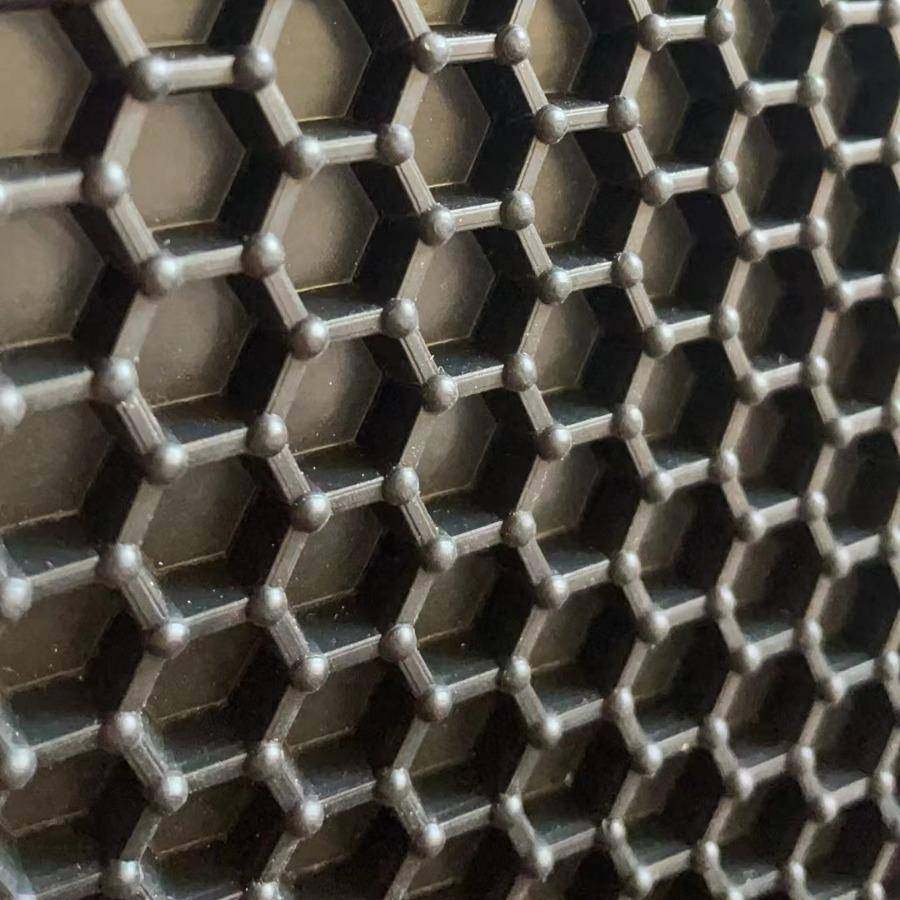 生产PVC脚垫耐磨六角尖角蜂窝脚垫汽车pvc钉底可裁剪出口