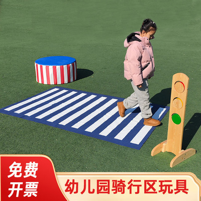 交警台交通标志斑马线红绿灯