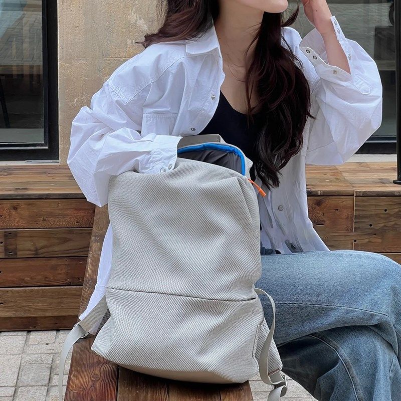 多功能旅行双肩包男女新款休闲防水大容量出差上班通勤背包电脑包