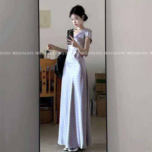 气质温柔风蕾丝边V领短袖缎面连衣裙女夏季收腰显瘦波点A字长裙子