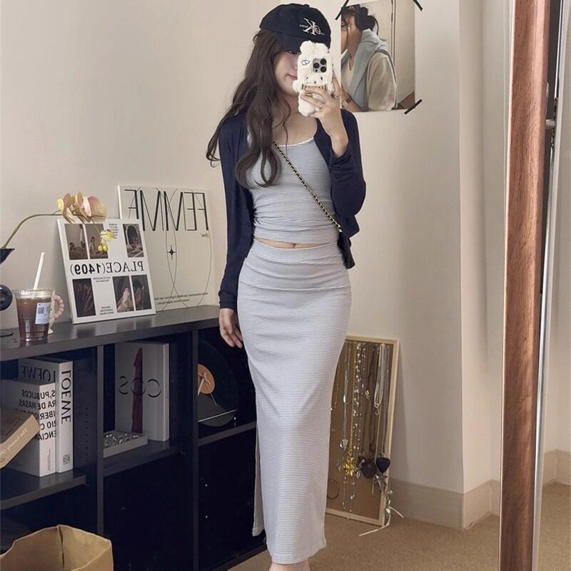 纯欲温柔bm风简约高级感条纹吊带背心半身长裙长袖开衫上衣三件套图片
