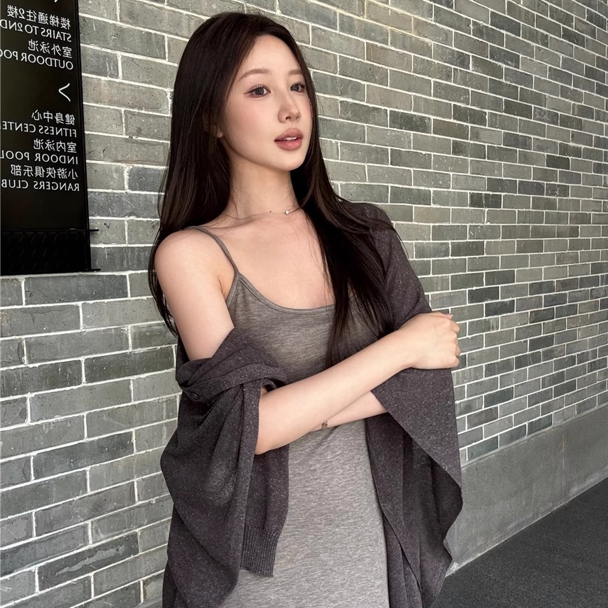 灰色吊带连衣裙女夏季收腰修身裙子复古辣妹性感无袖露背气质长裙