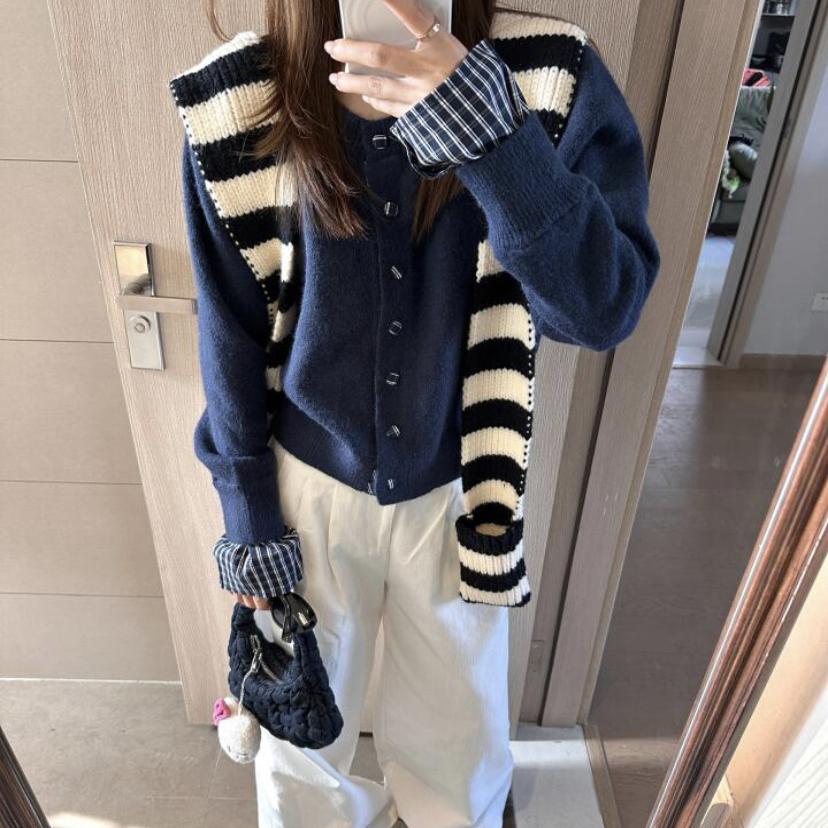韩系慵懒风格子拼接圆领长袖毛衣开衫条纹针织披肩女2024冬季套装