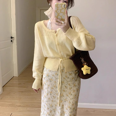 绝美开春小套装女奶黄色针织毛衣绑带外套小个子碎花半身裙两件套