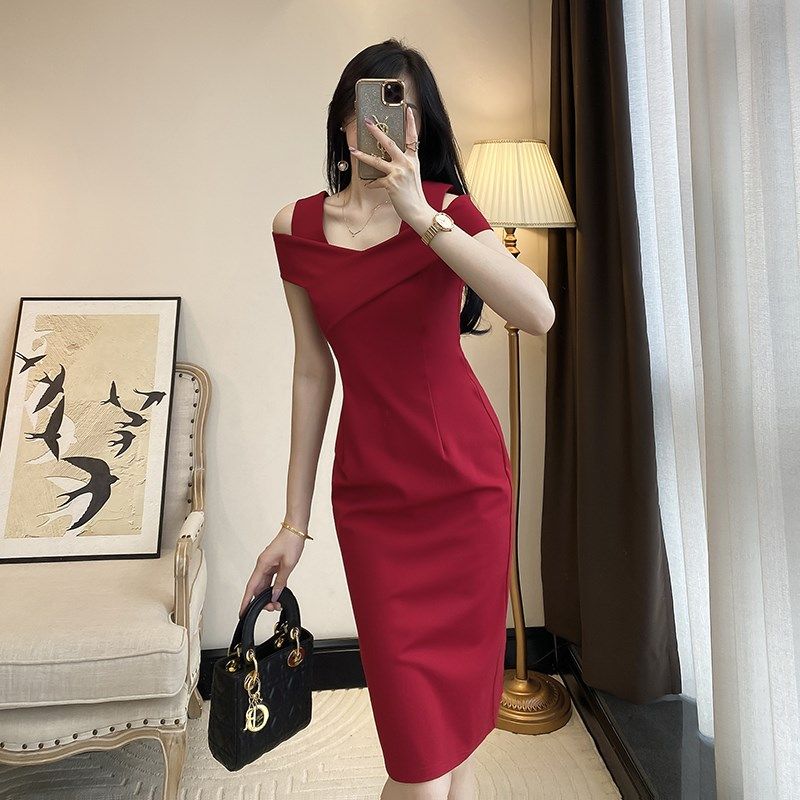2025夏季新款高端剪裁简约设计感修身包臀开叉中长女人红色连衣裙