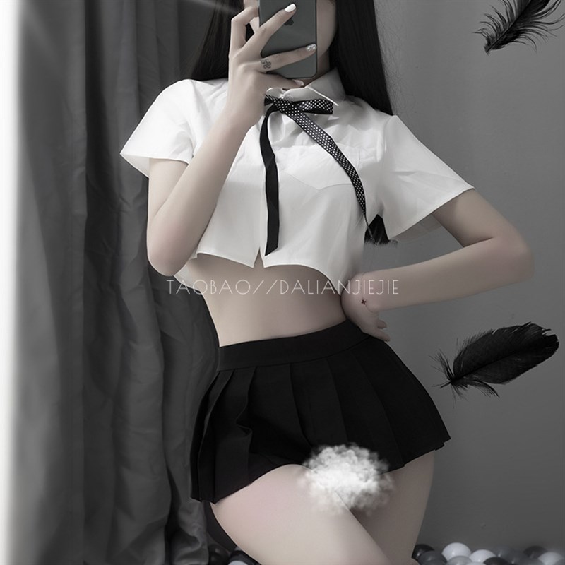 「大脸姐姐」日系萌妹 20厘米可爱超短JK制服纯色露脐上衣百褶裙