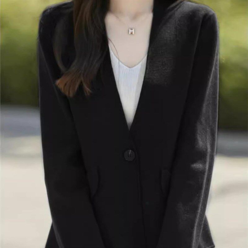 V领西装外套女秋款2024新款简约宽松大码女装针织开衫毛衣