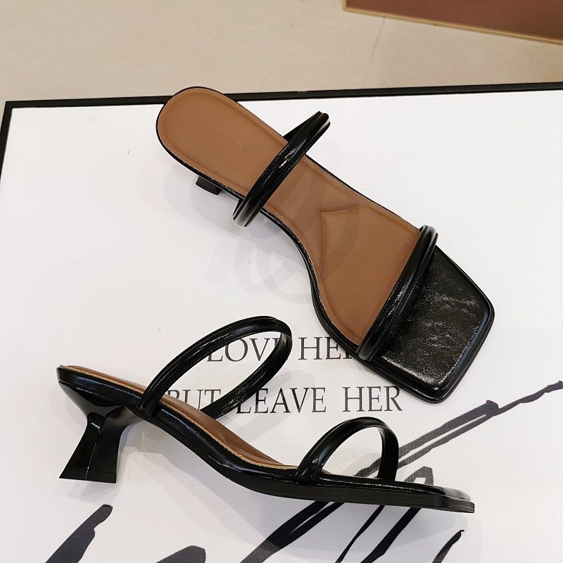 法式高级感一字拖鞋女外穿2025夏季新款气质粗跟中跟方头露趾凉拖