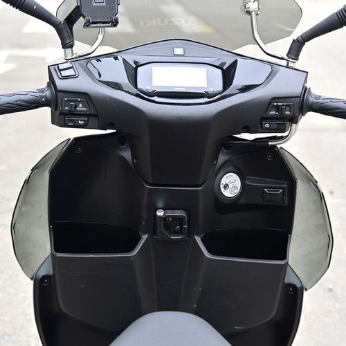 适用铃木uy125腿部风挡改装配件加大侧护板专用风挡挡风被护膝盖