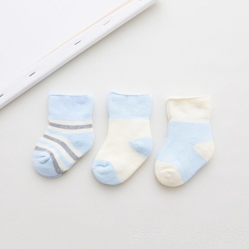 新生儿用品秋冬保暖毛圈袜子婴儿胎帽围嘴洗脸毛巾刚出生定型枕头