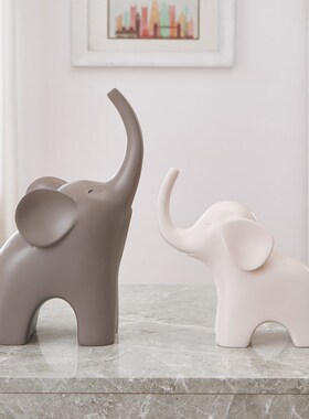 热销简约现代轻奢客厅酒柜电视柜家居饰品奶油风大象招财摆件一家