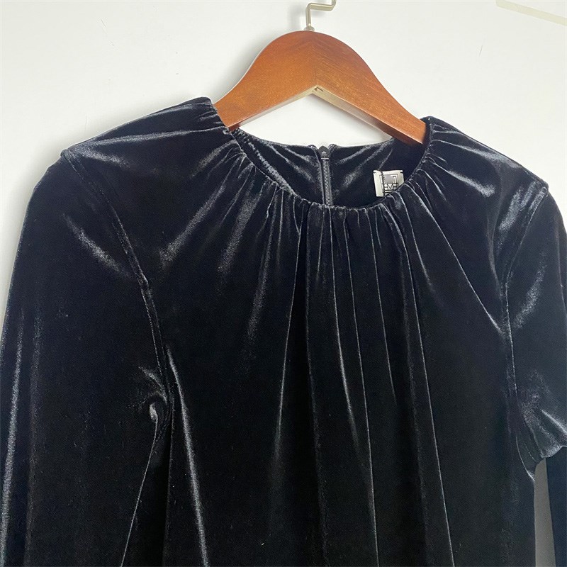 北欧小众tot早春新款黑色法兰绒长袖上衣/长裤子/连衣裙女百搭款