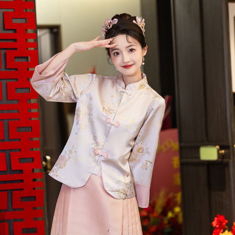 新中式敬酒服新娘小个子粉色马面裙汉服套装2025新款订婚礼服裙女