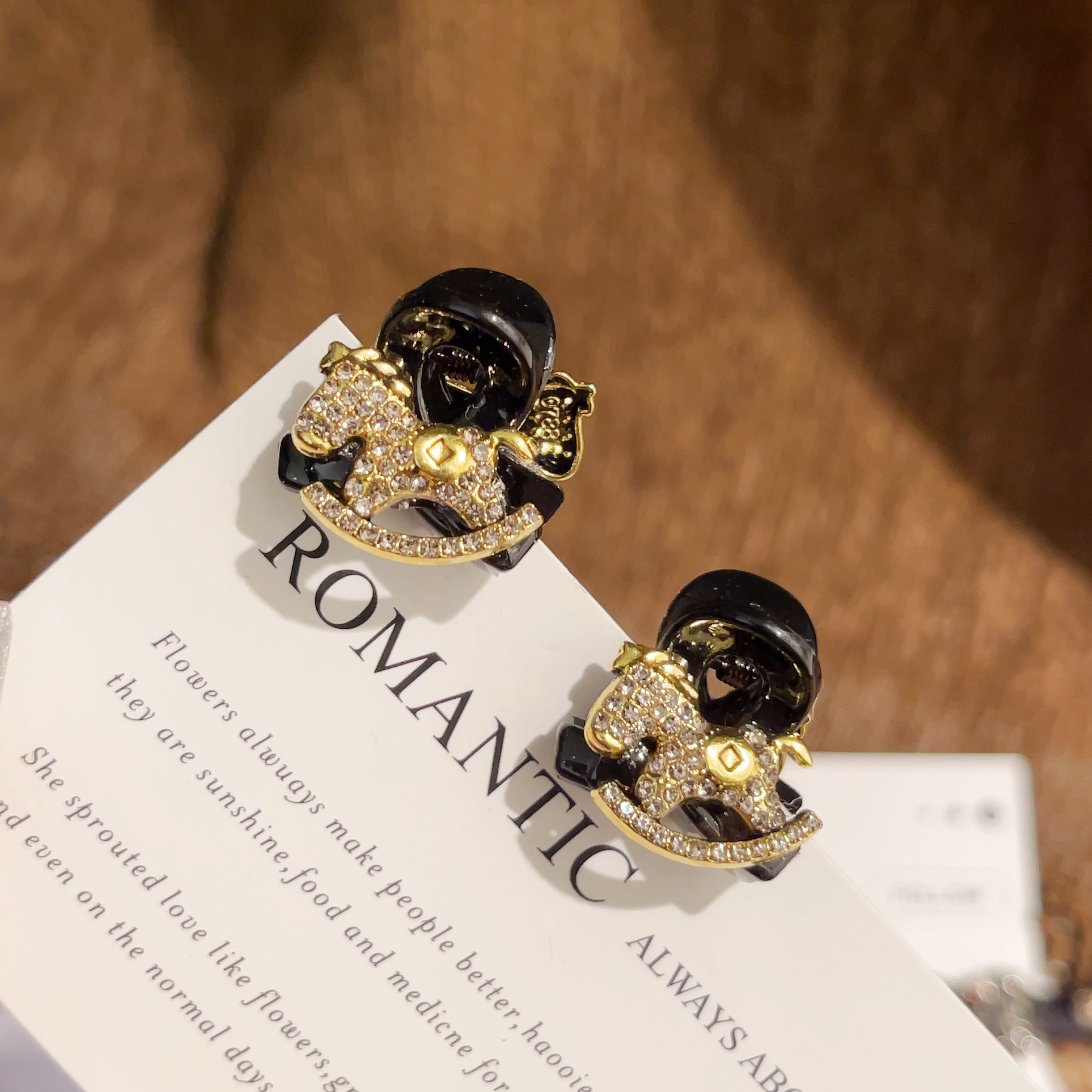 新年水钻小马侧边小抓夹女高级感精致公主头小夹子前额刘海碎发夹,饰品/流行首饰/时尚饰品新,发饰,淘宝优惠券,粉丝福利购,淘宝优惠卷