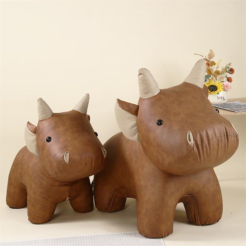 热销小牛坐凳动物家用卡通换鞋凳沙发脚踏轻奢客厅摆件儿童玩偶矮