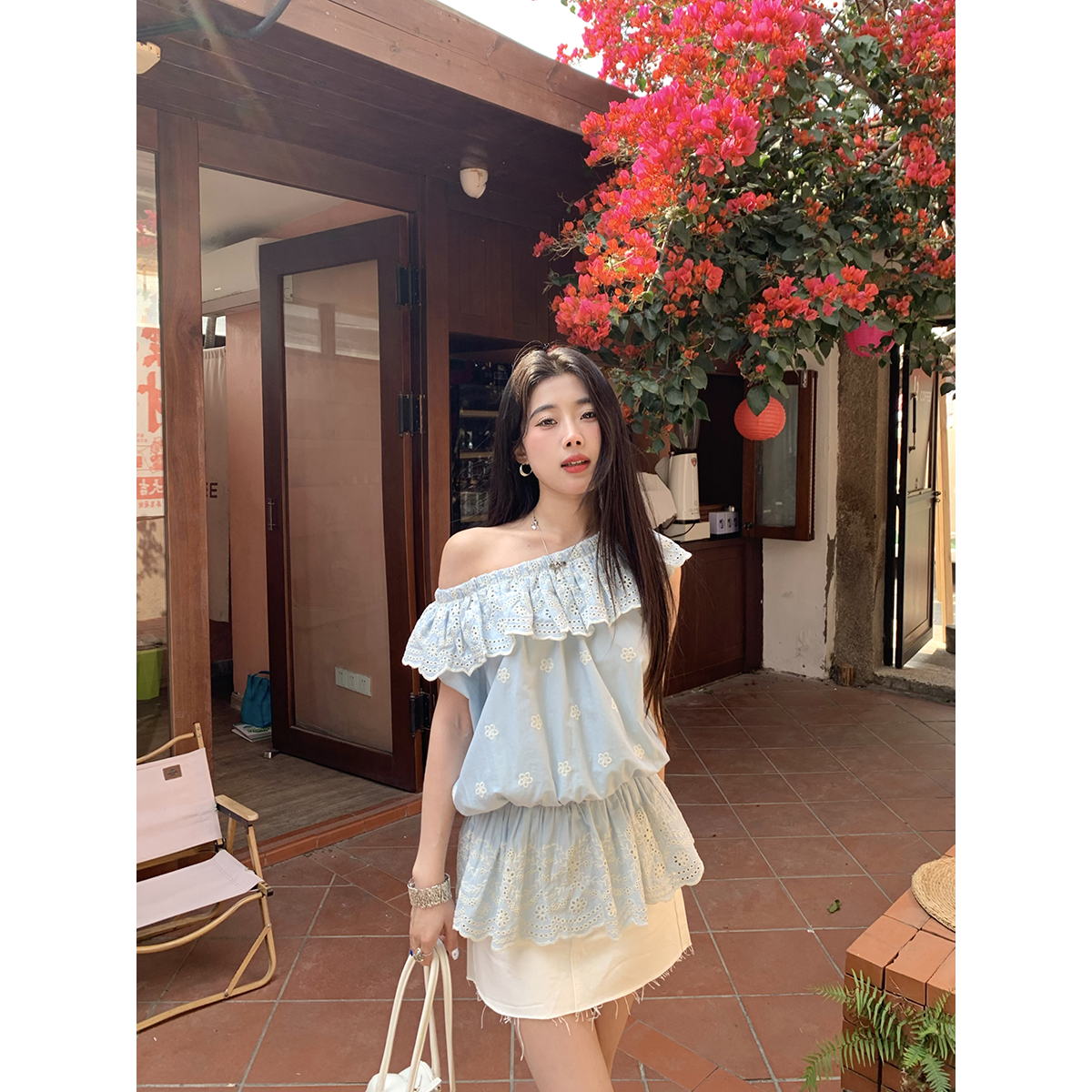 Joeyoo 夏至未至 一字肩镂空小衫女夏季荷叶边收腰绣花上衣