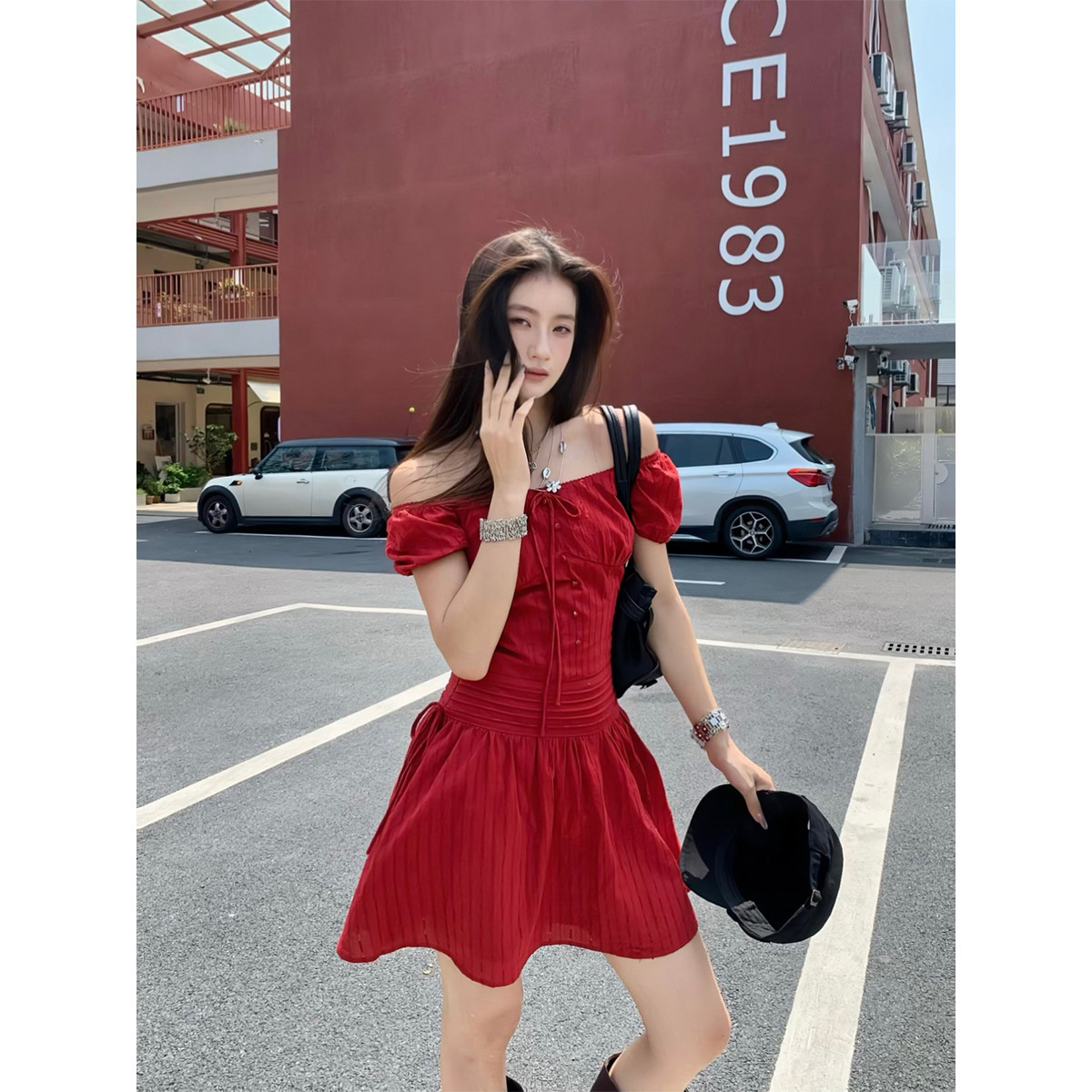 Joeyoo 热烈夏日 红色连衣裙女方领夏肌理感灯笼袖一字肩两穿短裙