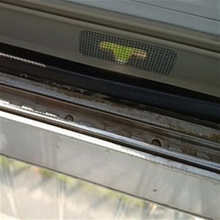 防蚊纱窗网孔贴304不锈钢挡蚊堵窗洞贴窗户下排水孔网堵流水孔贴