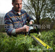 56V手持式 绿化重修机 HT2411双刃绿篱机 篱笆修剪机 EGO