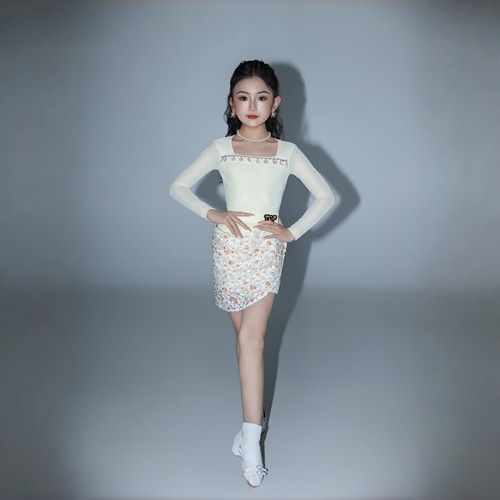 新品绿色夏季透气舒适拉丁舞套装