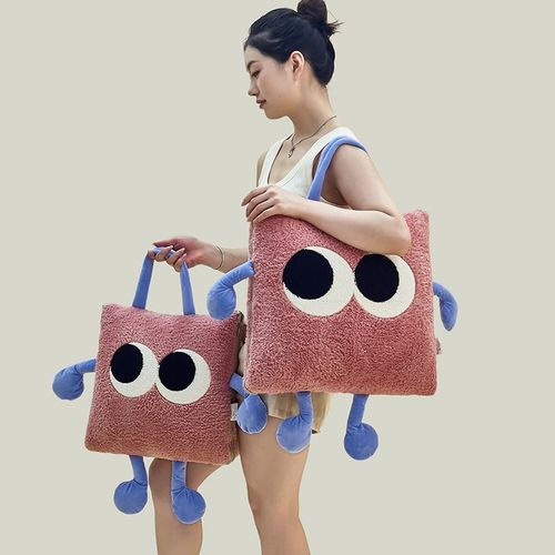 手拎加厚保暖可爱毛绒大眼抱枕被子两用汽车载折叠办公室午休睡毯