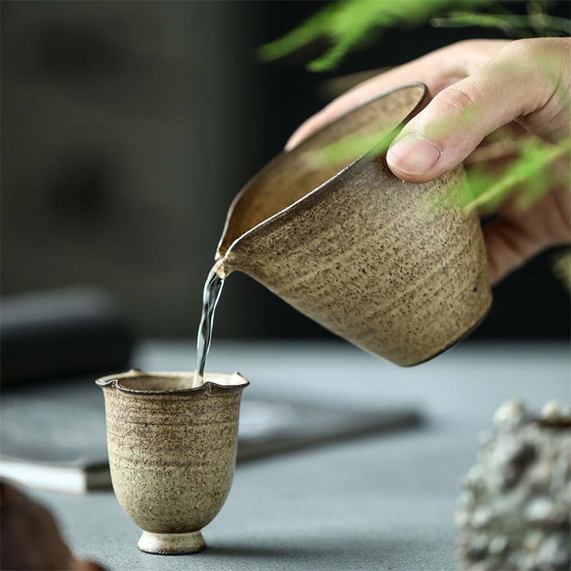 磨砂黄釉公道杯景德镇纯手工陶瓷茶具复古粉引开片可养匀杯茶海大