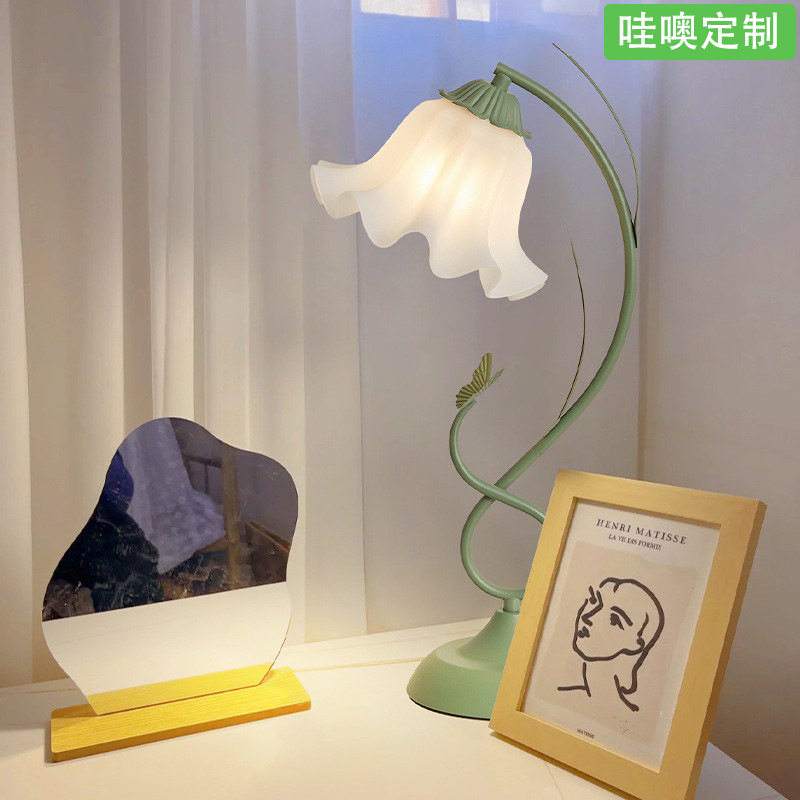 【哇噢】法式铃兰花台灯田园复古租房氛围led小夜灯温馨网红ins
