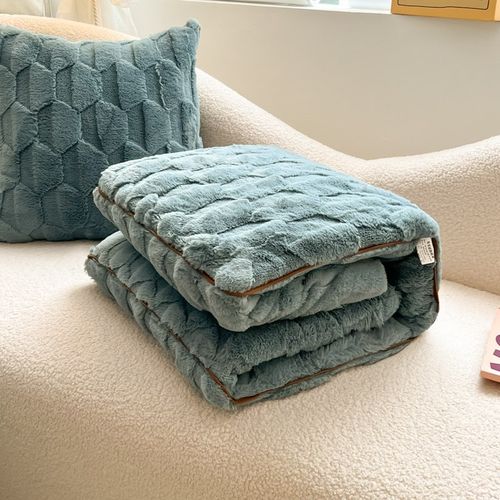 兔毛绒 抱枕被子两用二合一车用午睡枕头被2024新款车载折叠靠枕