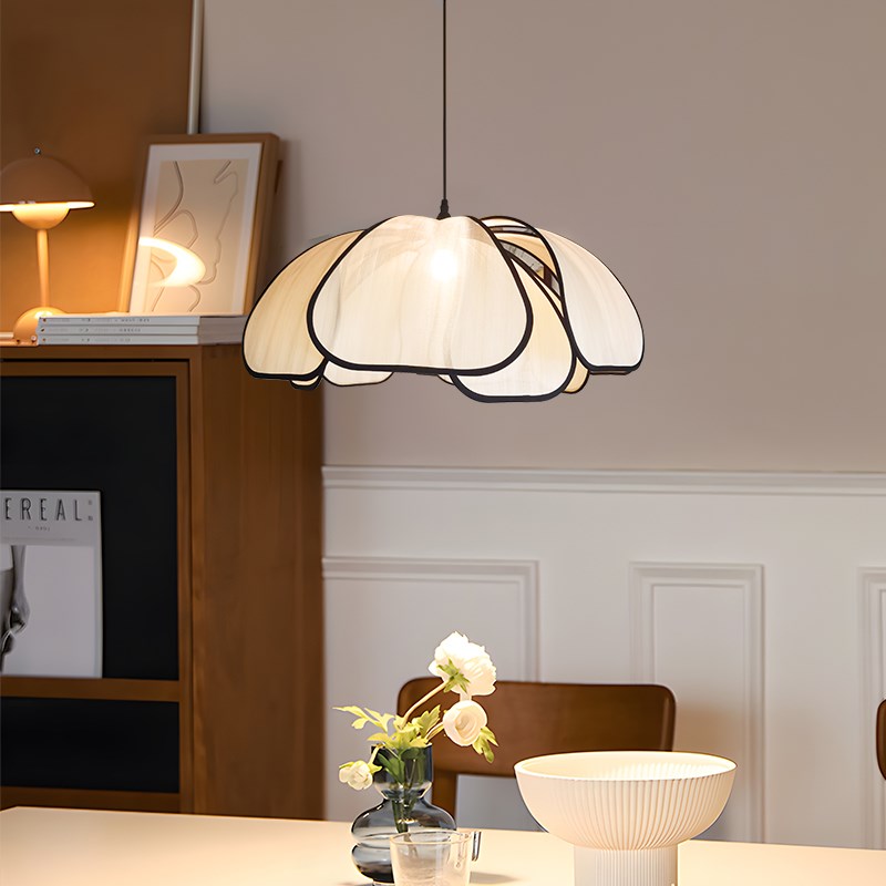 法式奶油风吊灯复古简约餐厅客厅卧室日式中古风艺术高级感花瓣灯