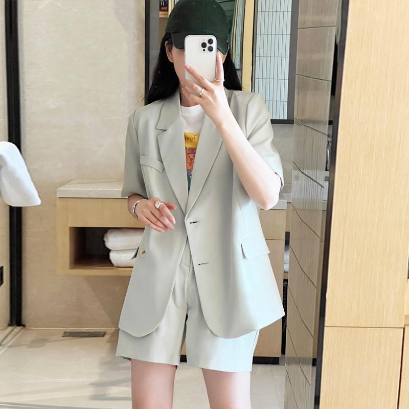 高级感薄款小西装套装女夏季新款短袖休闲西服外套短裤两件套