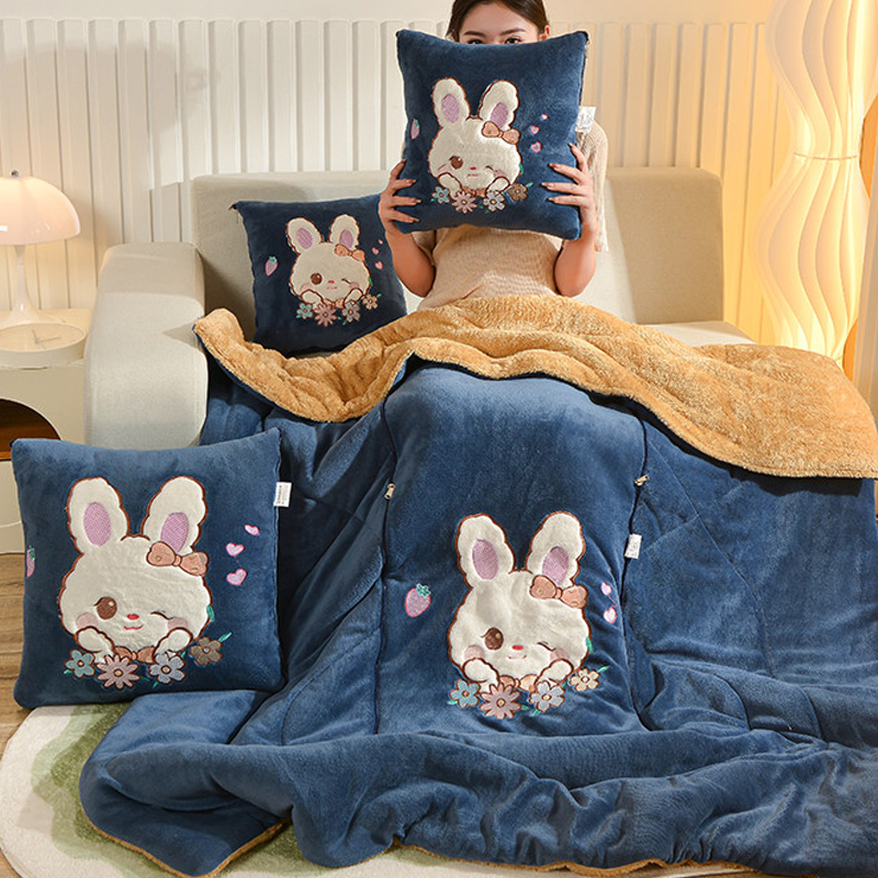 卡通加厚绒抱枕被子两用办公室午休枕头二合一汽车载靠垫保暖冬新