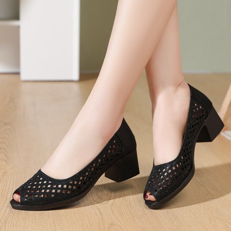 粗跟单鞋女时尚镂空鱼嘴凉鞋2025春夏季气质粗跟通勤女鞋百搭烫钻