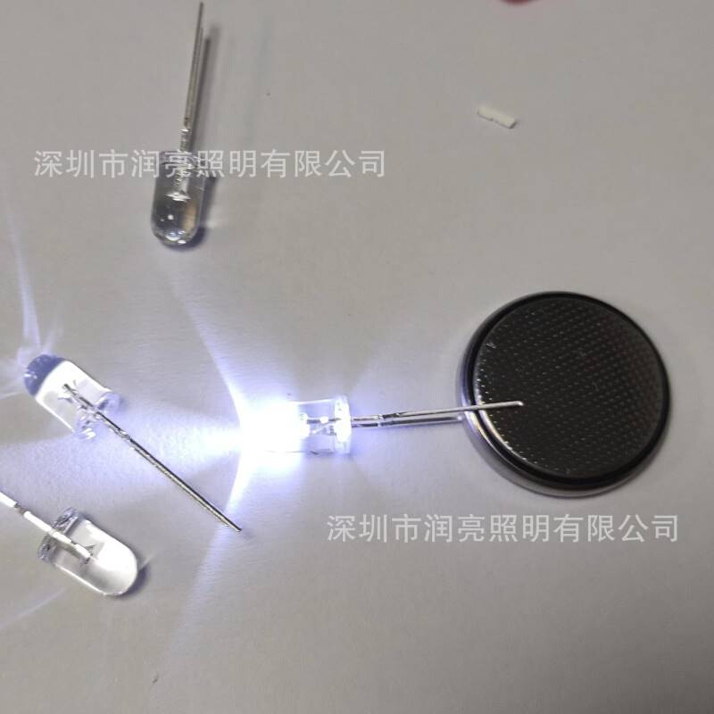 f5白发白高亮脚距2.5mm透明5mm白光插件发光二极管白色指示灯