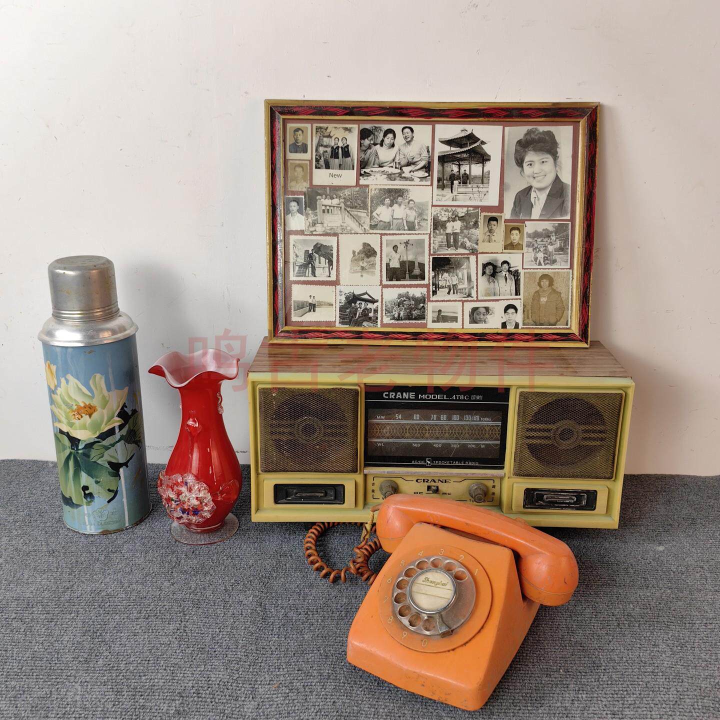 7080年代怀旧的旧物品老式相框收音机拨号电话暖锅花瓶桌面装饰