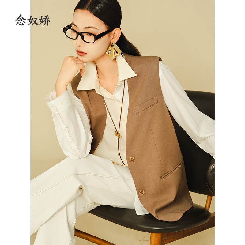 念奴娇中长款无袖马甲女时髦洋气2025新款老钱风马甲正流行