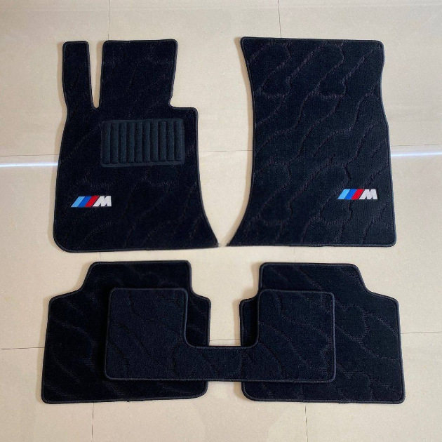 适用宝马3系E36E46E90E91E92E93F30F34F35GT原厂款汽车专用脚踏垫