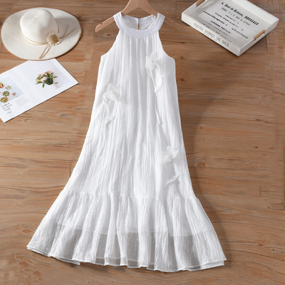 特价法式圆领挂脖连衣裙夏季新款女装无袖立体花海边旅游风白色裙