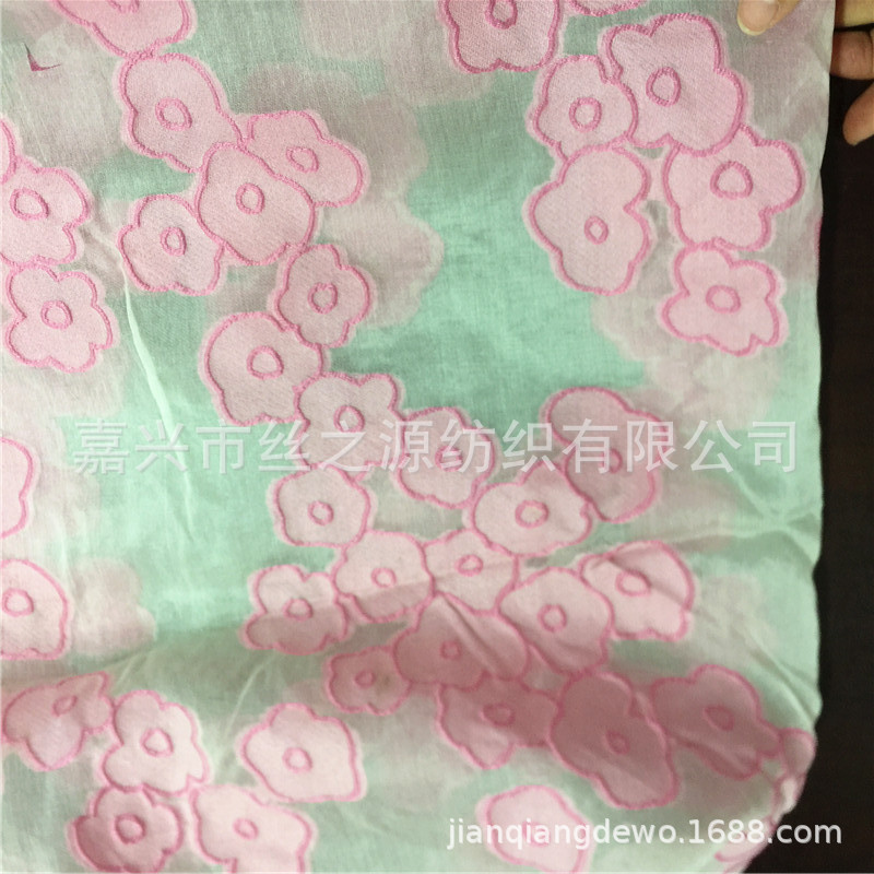 真丝提花剪花面料 欧根纱真丝销色织提花面料 真丝色织提花面料