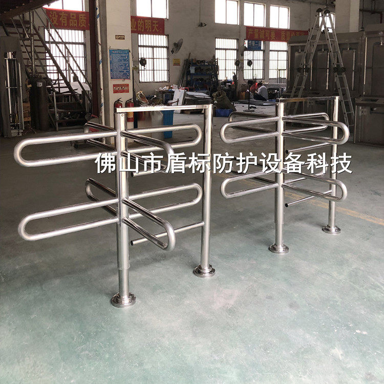 不锈钢手动自动单向旋转摆门 商场手推立柱式摆闸 自动回弹柱式门