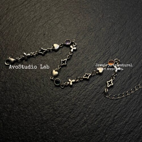 AvoStudio做旧银镂空爱心手链